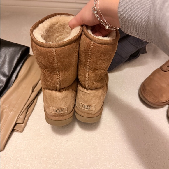 Cozy Tan Shearling-Lined Boots - Picture 2 of 3